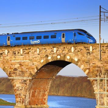 All aboard as Lumo supports businesses with free travel to Blue Earth Summit